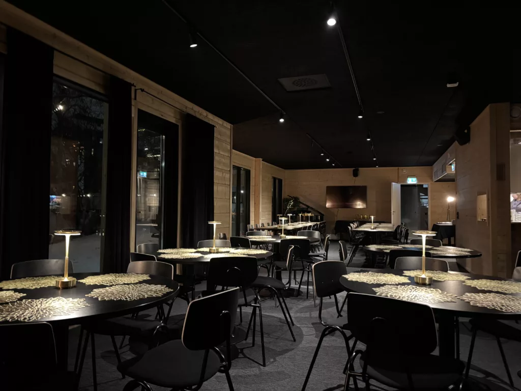 Sahasaari Ainolanpuisto – juhlatilat, kokoustilat ja sauna Oulussa